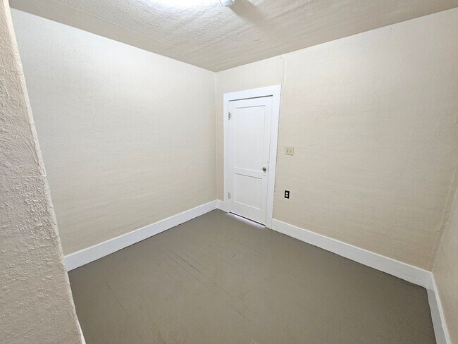 Foto del edificio - 1802 Cove Ave