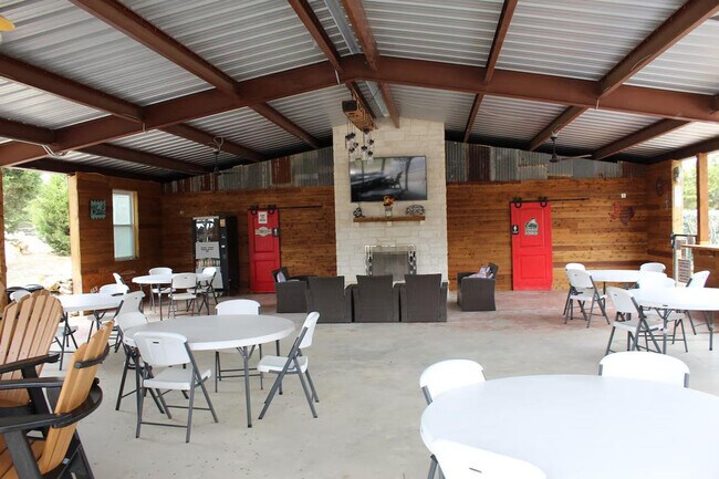 Foto del edificio - 299 Willow Springs Dr