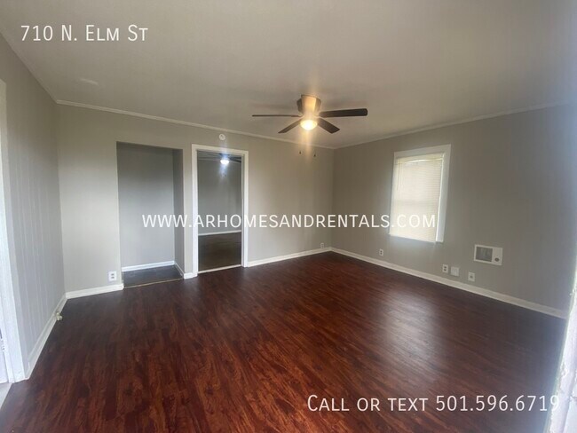 Building Photo - 710 N. Elm St | $725 | 2 beds, 1 full bath