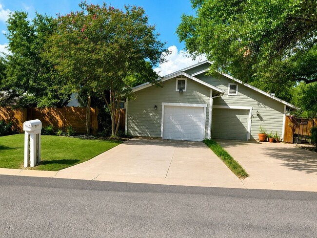Foto del edificio - 3215 W William Cannon Dr