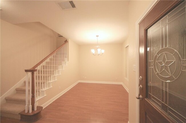 Building Photo - 11 Green Terrace Cove