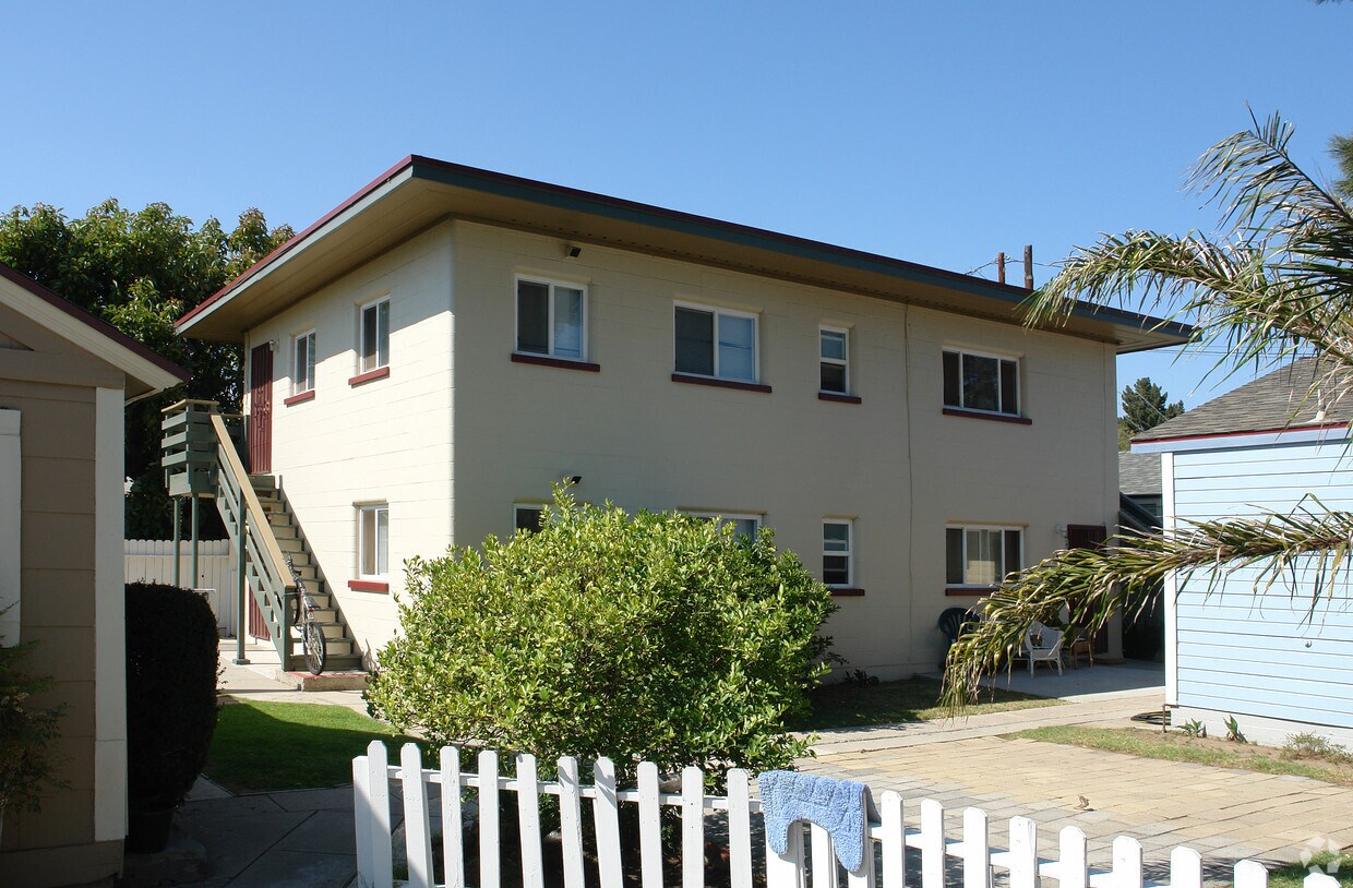 Building Photo - 321 N 8th St