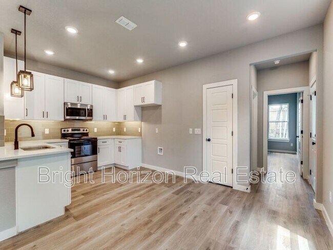 Foto del edificio - 3636 Frazier Ct