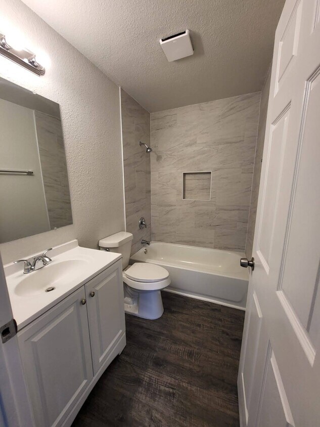 Photo - 235 Bee St (San Antonio, TX)
