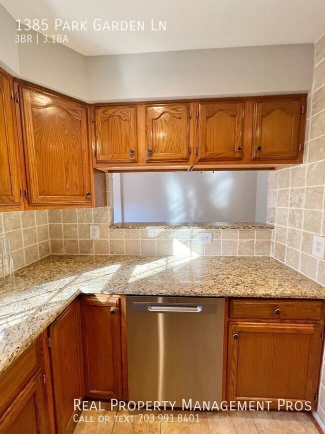 Foto del edificio - 1385 Park Garden Ln