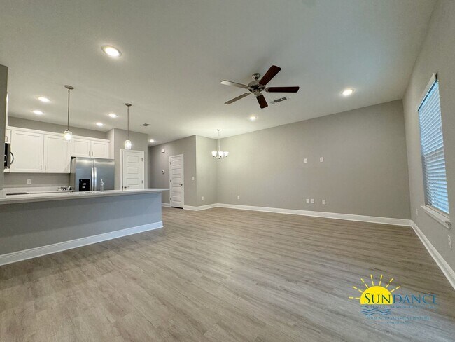 Foto del edificio - Beautiful 3 Bedroom unit in the heart of F...
