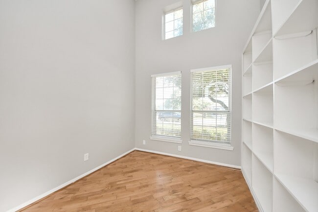 Foto del edificio - 13111 Porter Meadow Ln