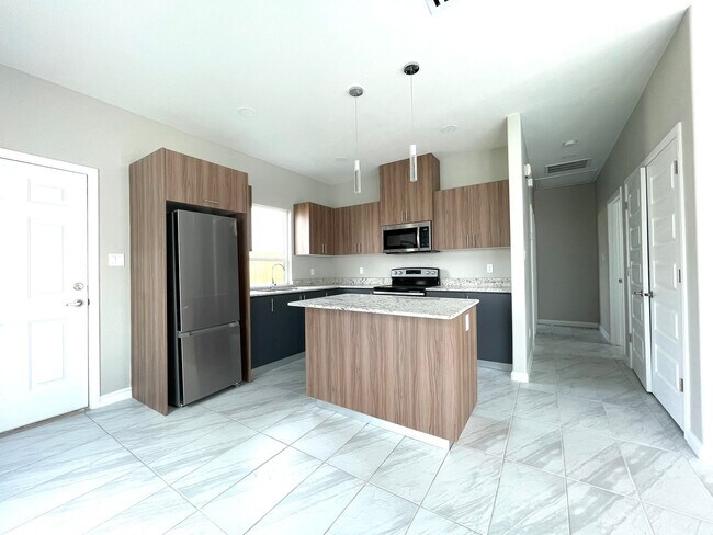 Foto del edificio - 3912 Las Vistas Ln