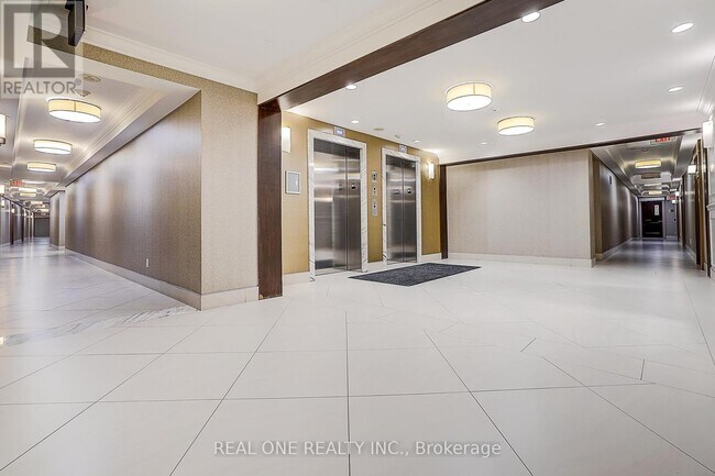 Building Photo - 89 S Town Centre Blvd