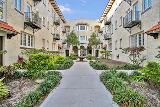 Building Photo - 2117 W Dekle Ave