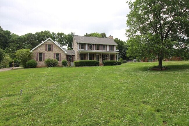 Foto del edificio - Beautiful 3 Bed & 2.5 Bath Home