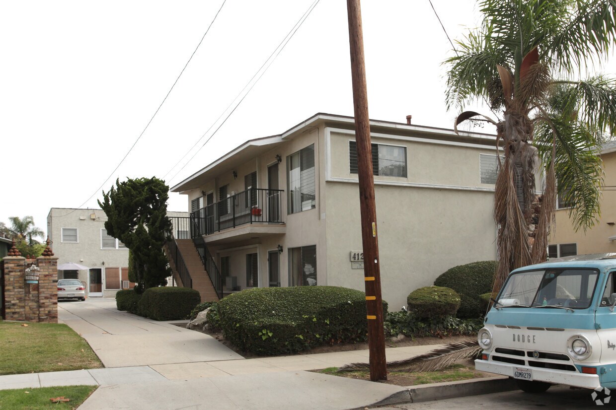 Foto del edificio - 4129 E 3rd St