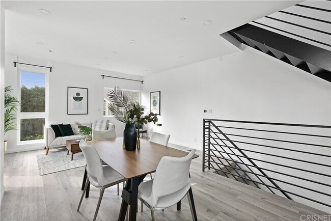 Foto del edificio - 837 N Kingsley Dr