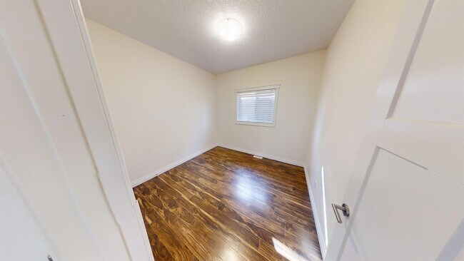 Building Photo - 8626-86288 88 St