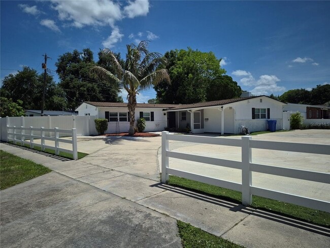 Foto del edificio - 7709 W Hanna Ave