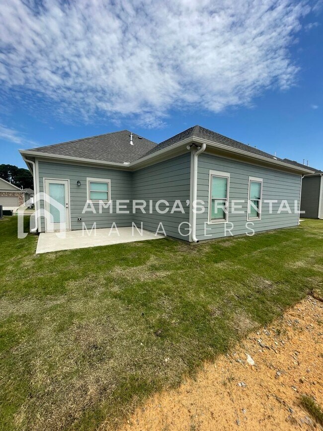 Building Photo - New Construction Home for Rent in Cullman,...