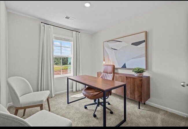 Foto del edificio - 109 Lowland Dr