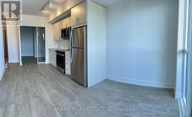 Photo du bâtiment - 2550 Simcoe St N