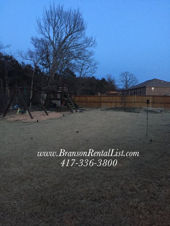 Foto del edificio - 3BR Home with Fenced in backyard