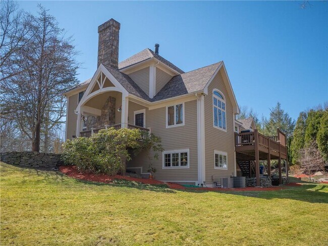 Foto del edificio - 5 Pheasant Dr