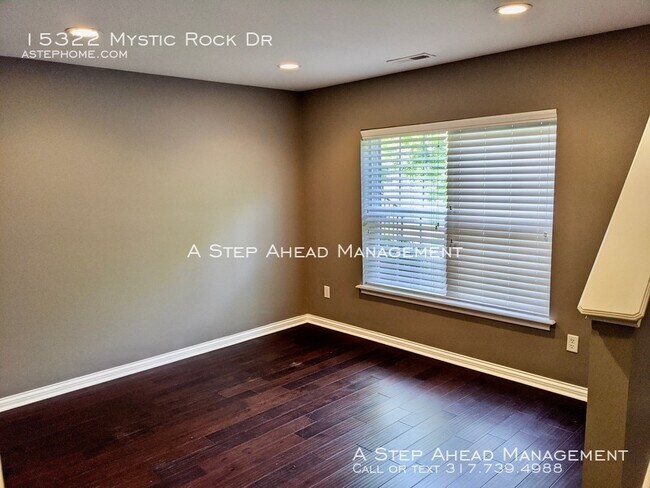Foto del edificio - 15322 Mystic Rock Dr