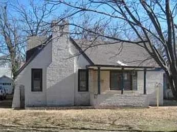 Building Photo - 1811 N Market Ave
