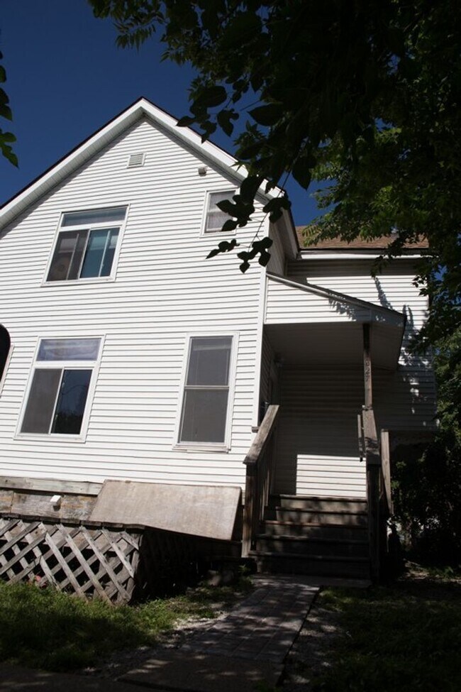 Foto del edificio - 825-27 15th Ave SE