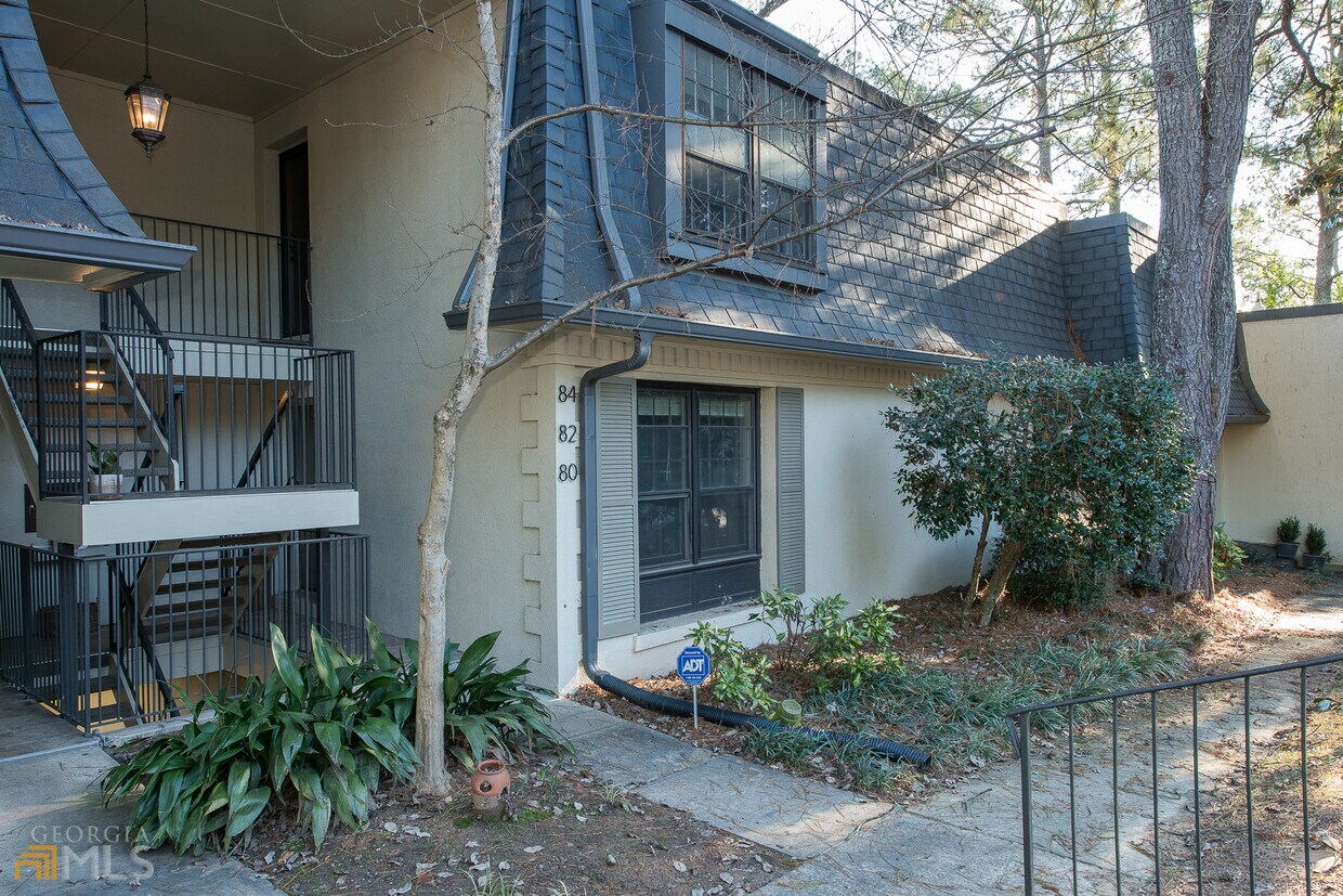 82 Adrian Pl NW, Atlanta, GA 30327 Condo for Rent in Atlanta, GA