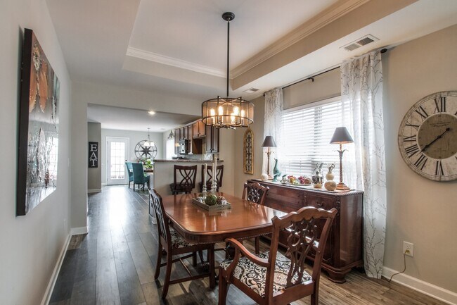 Building Photo - 2408 Arden Village Dr