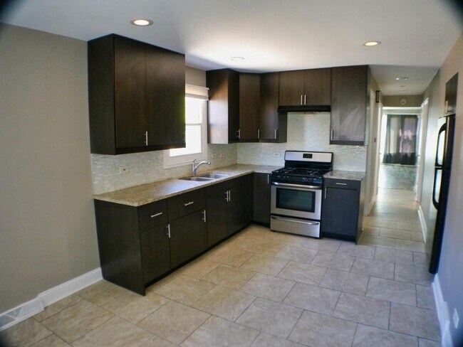 Foto del edificio - 12226 S McDaniels St