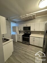 Building Photo - 2838 W Addison St