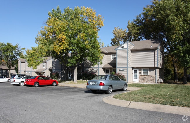 Building Photo - Overland Park Estates