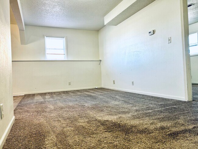 Foto del edificio - Spacious Two Bedroom Home