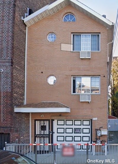Primary Photo - 41-18 73rd St