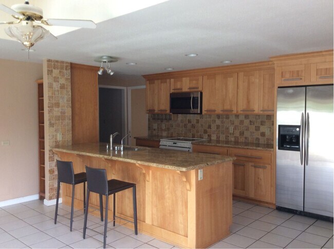 Foto del edificio - 4 Bedroom 3 bath with Pool in South Davis