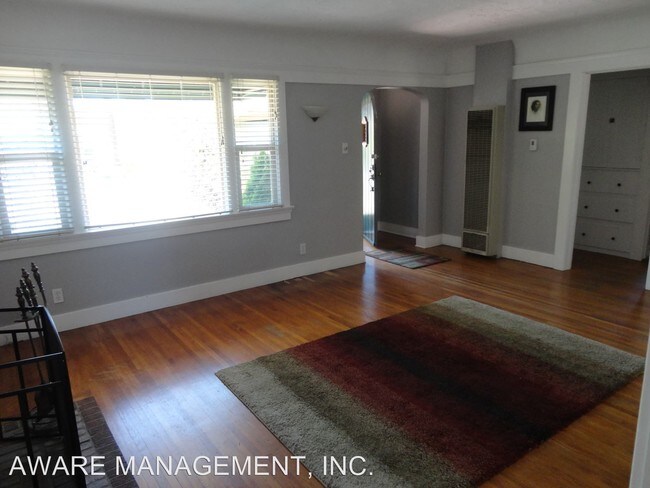 Building Photo - 2 br, 1 bath House - 2219 32ND ST