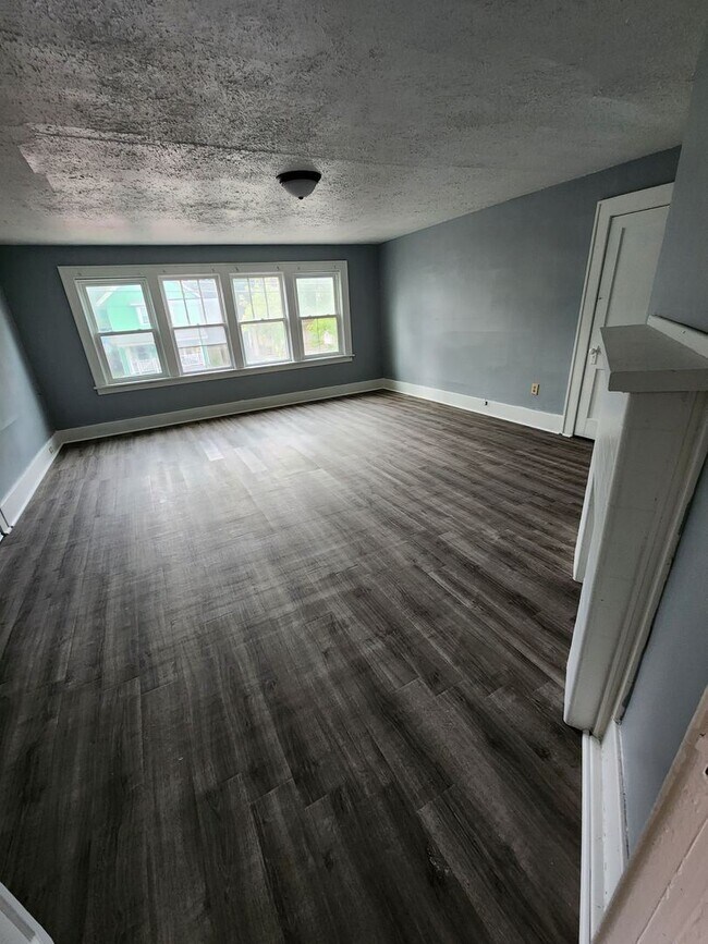Foto del edificio - 3 br, 1.5 bath House - 2405 East Avenue