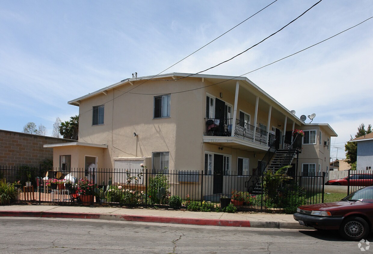 Building Photo - 963 N Harvard Blvd
