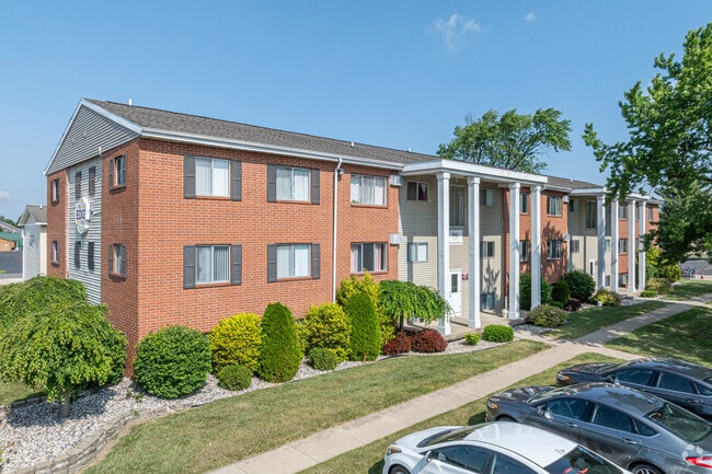Building Photo - The Edge at 1815 - Student Housing