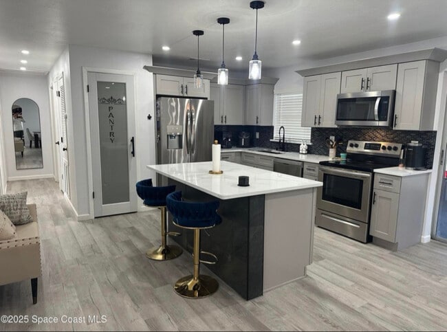 Building Photo - 3782 Catalina Dr