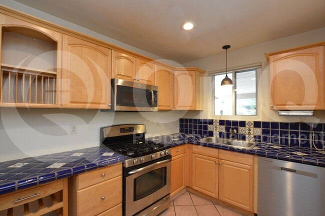 Foto del edificio - 1402 W Glenrosa Ave