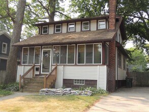Building Photo - 506 Hawthorn Ave