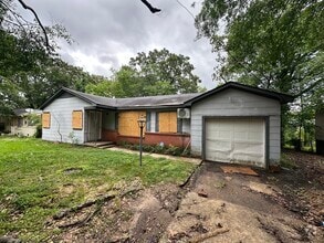 Building Photo - 1736 Gibralter Dr
