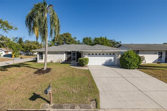 Building Photo - 8015 San Fernando Dr