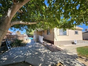 Building Photo - 708 Curtis Dr