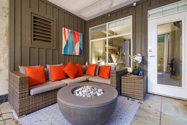 Building Photo - 1388 Nelson St.