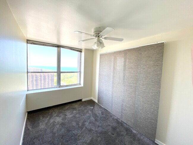 Foto del edificio - 655w Irving Park Rd