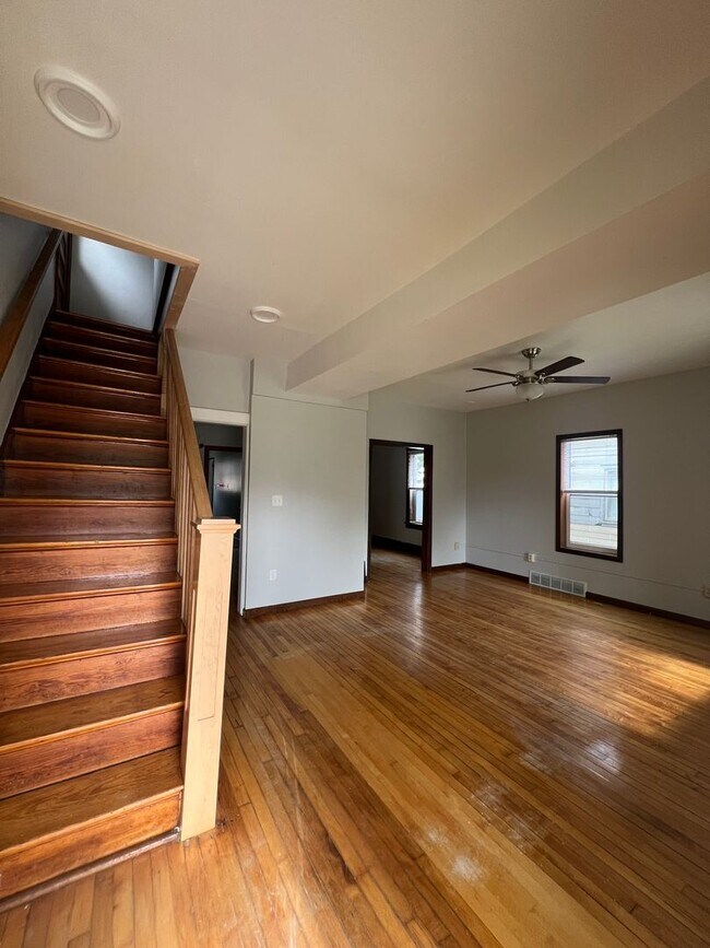 Foto del edificio - 4 Bedroom 2 Bath House Available in Wausau NOW!