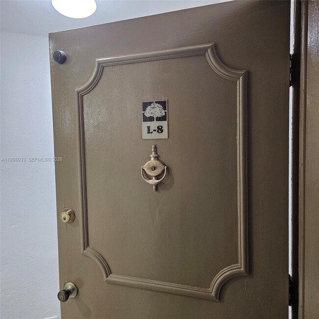 Foto del edificio - 9402 SW 77th Ave