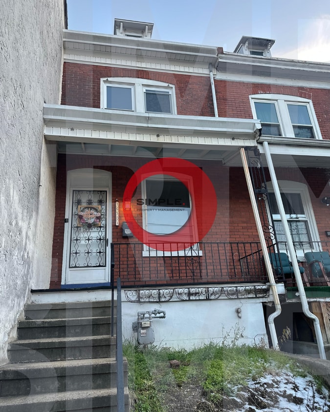 Three Bedroom one bath with off street parking - Three Bedroom one bath with off street parking